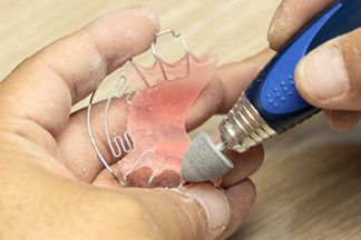 レジンの形態修正